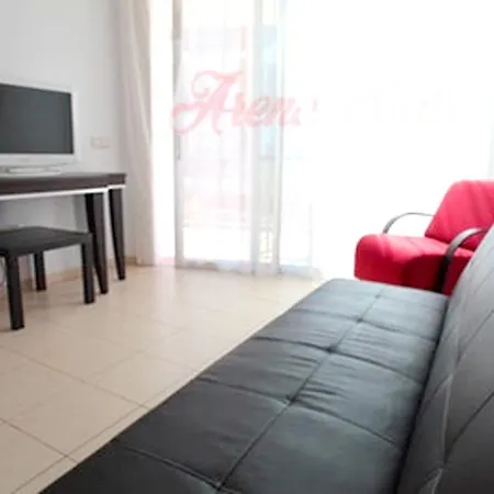 Appartamento One Bedroom With Shared Pool And Wifi At *