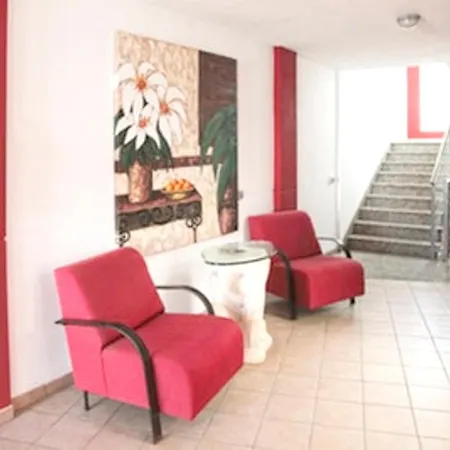 One Bedroom With Shared Pool And Wifi At