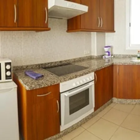 One Bedroom With Shared Pool And Wifi At